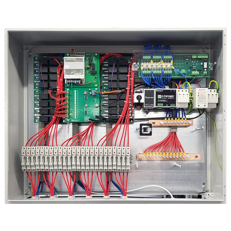 Super Multi Box DC Combiner für Freifeld und Agri PV mit Zentralwechselrichter - patentierte Lösung inklusive PV String Fehler Diskriminator und Feuerwehrschalter. Kundenspezifisch gebaut.